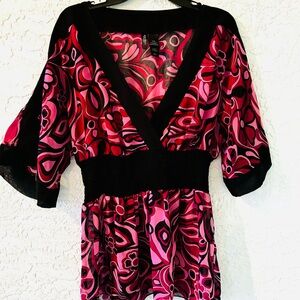 Bisou Bisou Statement Sleeve Top